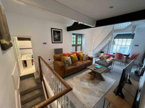 15A Bollington, Cheshire Village, balcony, log burner, walks, dogs